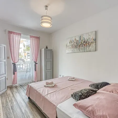 Ivanda Apartment *