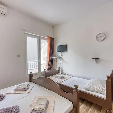 Apartment Ivanda *