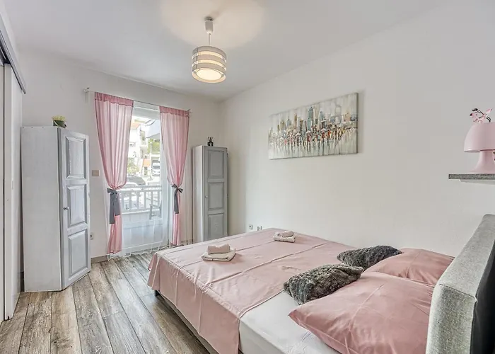 Ivanda Apartamento *