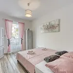 Ivanda Apartamento *